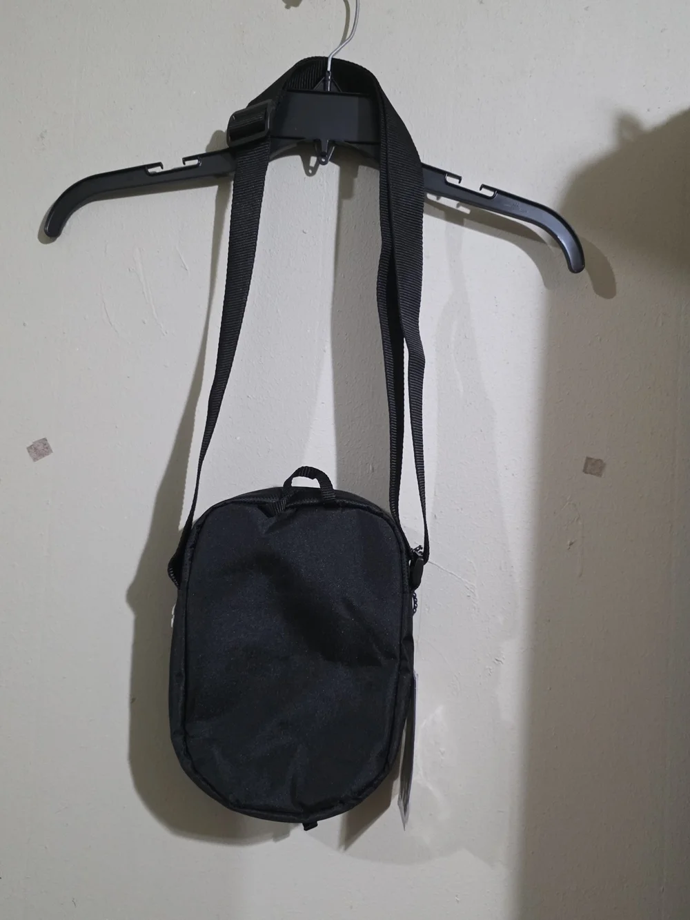 NWT Champion Black Crossbody Mens With Front Logo